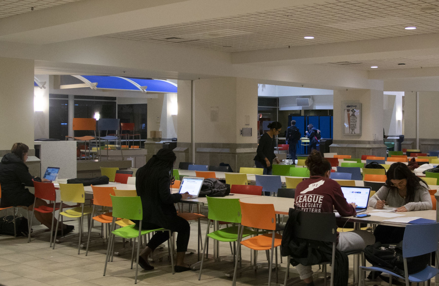 Nighttime HUB, students studying